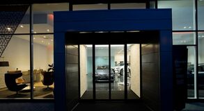 SZEGEDEN NYÍTOTT ÚJ, EURÓPAI SZÍNVONALÚ BEMUTATÓTERMET A LEXUS